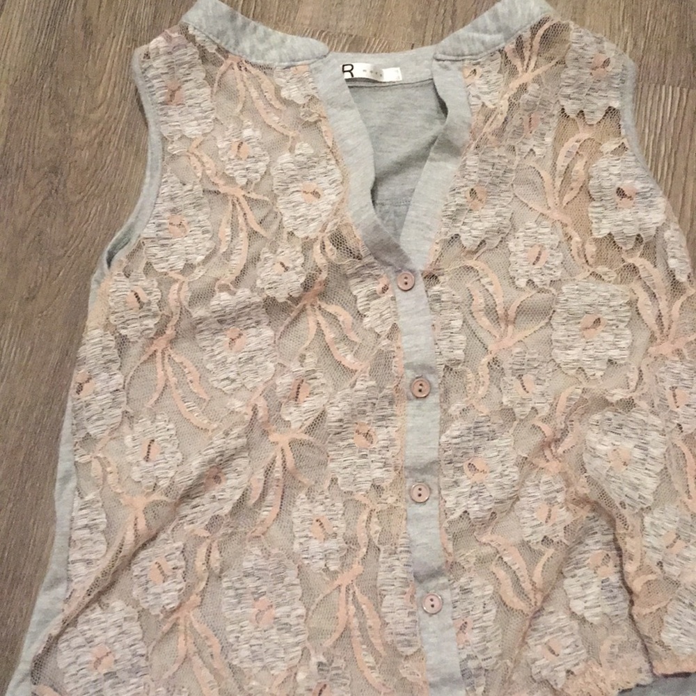 Two extra small tops - Picture 2 of 4